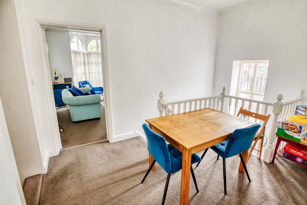 Апартаменты Pass The Keys 2 Bed Flat In Old School House Линкольн Экстерьер фото